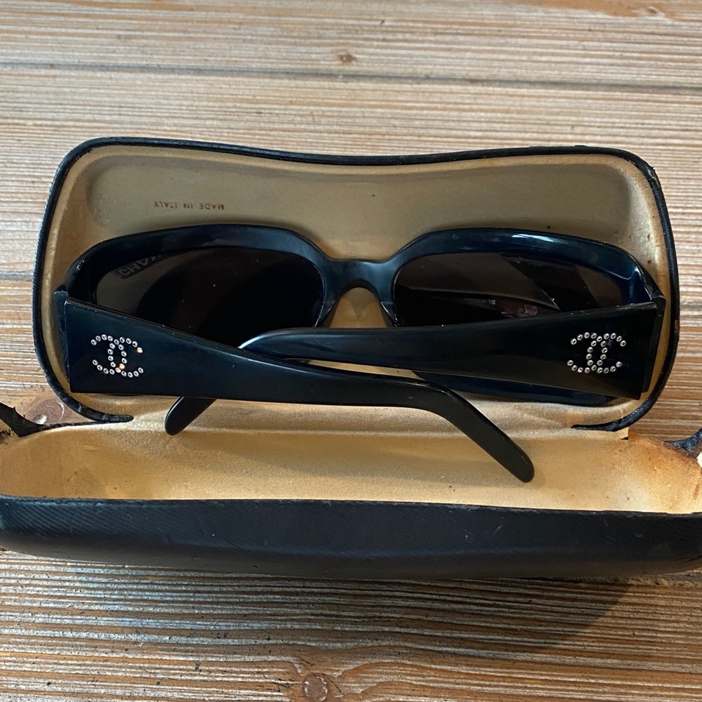 Chanel Sunglasses 🕶️ 2005